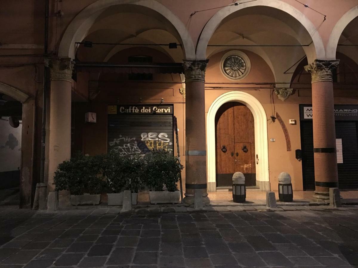 Visione Strada Maggiore 62 Bologna Exterior foto